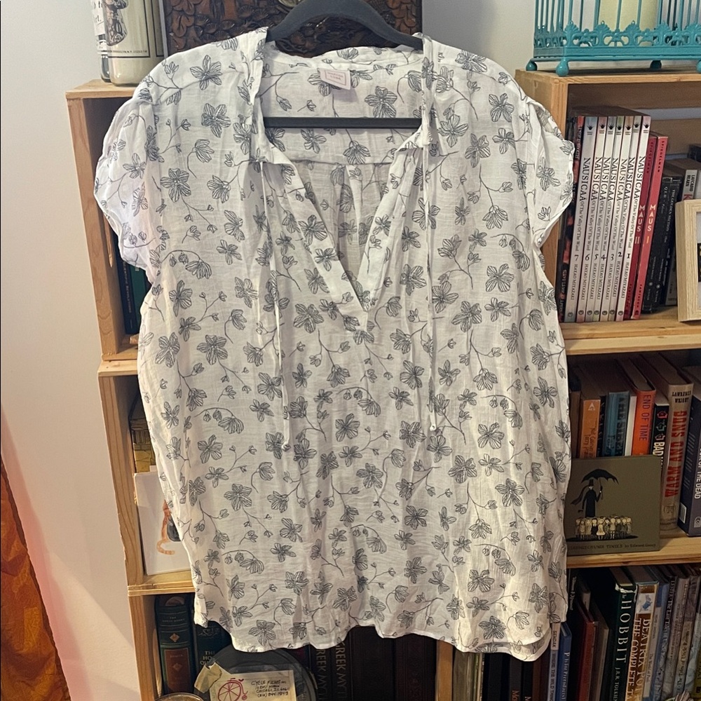 Marina Luna White and Gray Floral Blouse